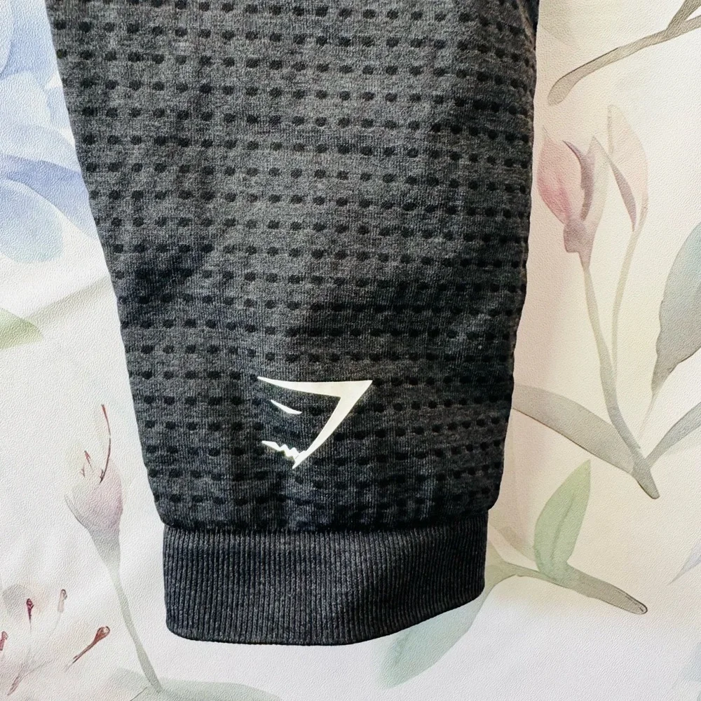 Gymshark Black Performance Leggings - Picture 4 of 8